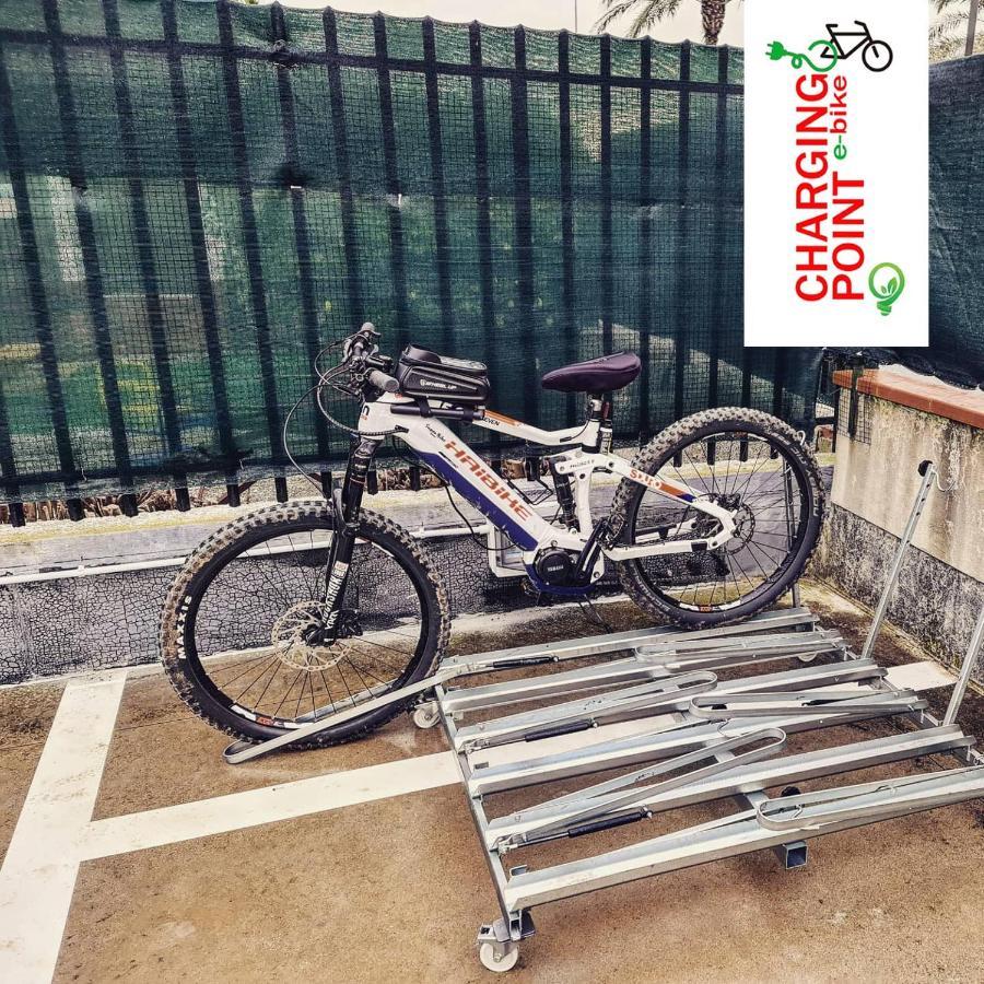 Residence Colibri Family & Bike โลอาโน ภายนอก รูปภาพ